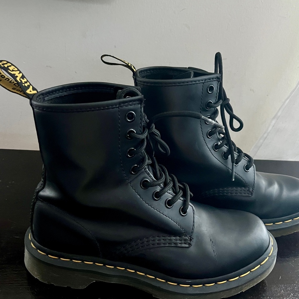 Original 100% Leather Dr. Martens Black Sleek Lace-Up Boots, Yellow Stitching - Picture 9 of 9